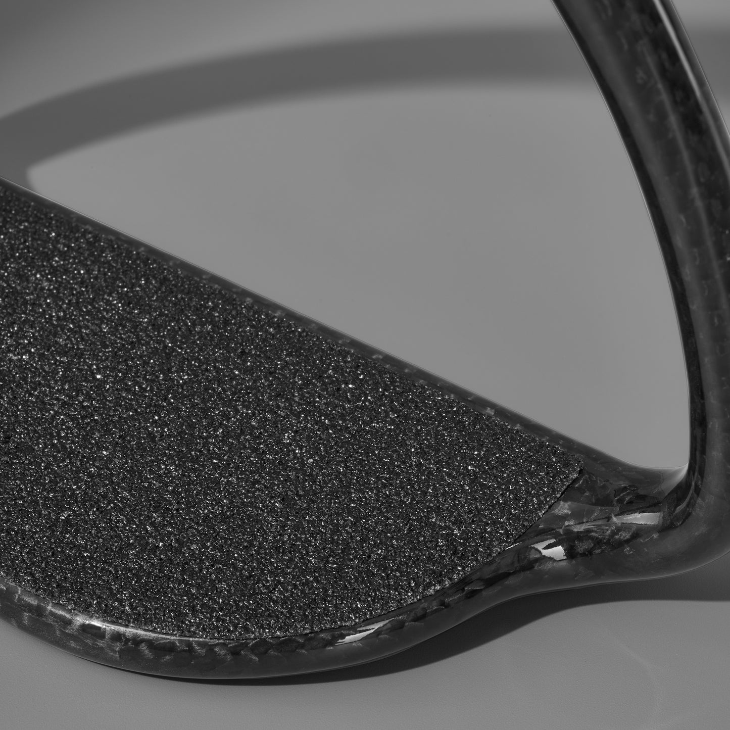 RS7 Jockey Stirrups – Ultra-Light Carbon Fiber Racing Stirrups with Larger Footrest